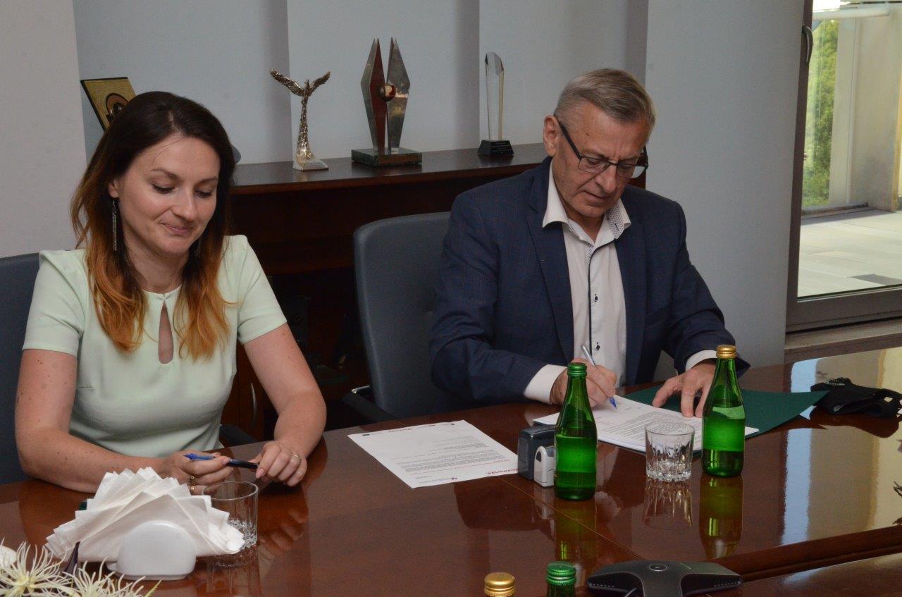 Podpisanie umowy o dofinansowanie z udziałem władz gminy Pokrzywnica.