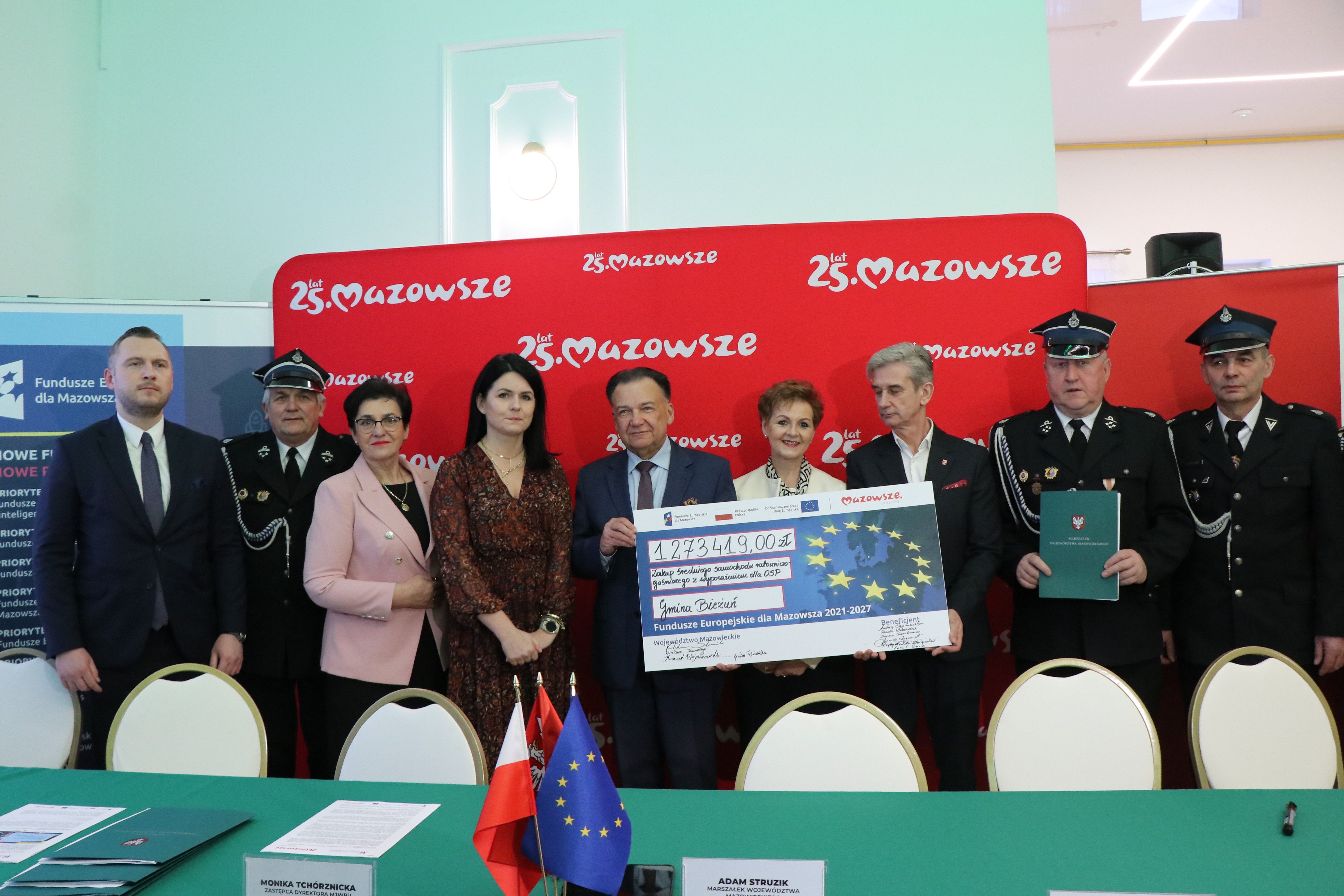 Uroczyste podpisanie umów na wsparcie OSP z powiatu ciechanowskiego